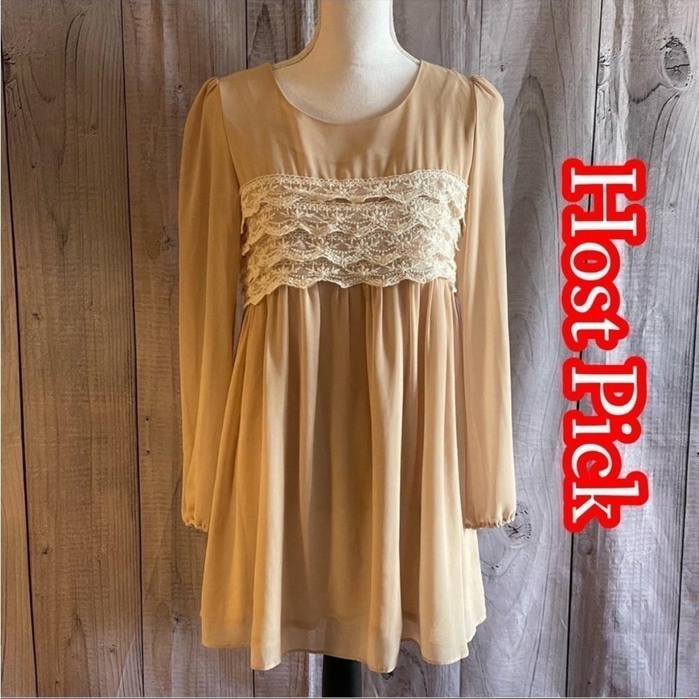 ✅5X Host Pick✅ Lily J London Maternity Blouse, Medium